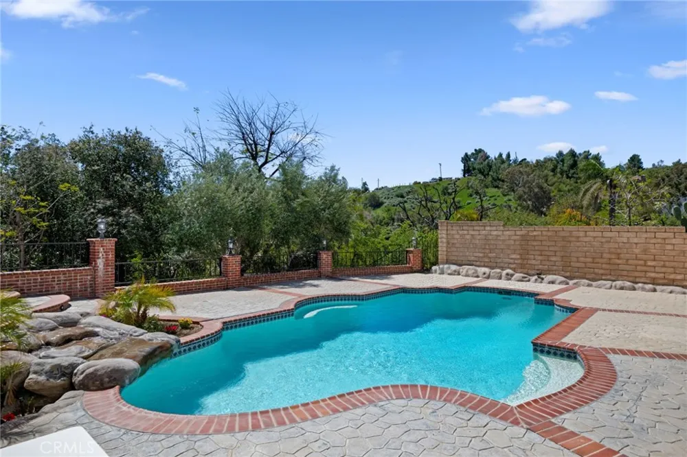 17830 Arvida Drive Granada Hills, CA 91344