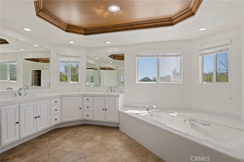 17830 Arvida Drive Granada Hills, CA 91344