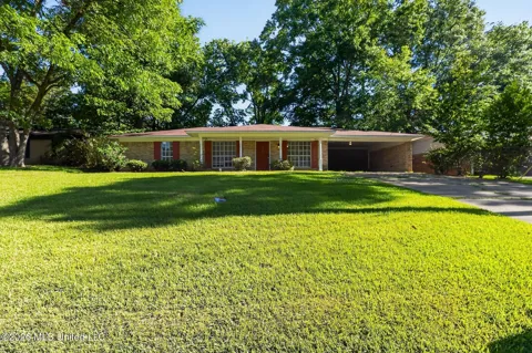 405 Crestview Drive