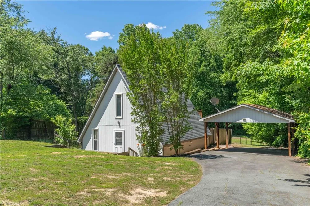 310 James Road Clemmons, NC 27012
