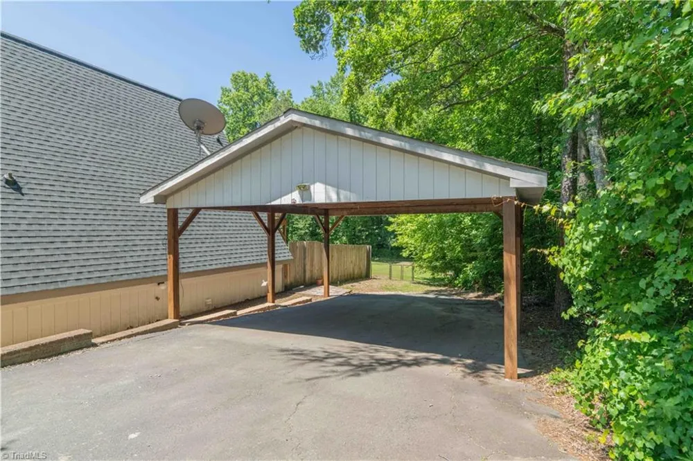 310 James Road Clemmons, NC 27012