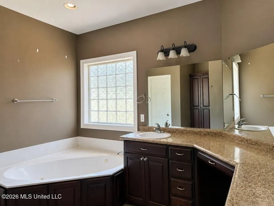 1869 Parkway Circle Toomsuba, MS 39364
