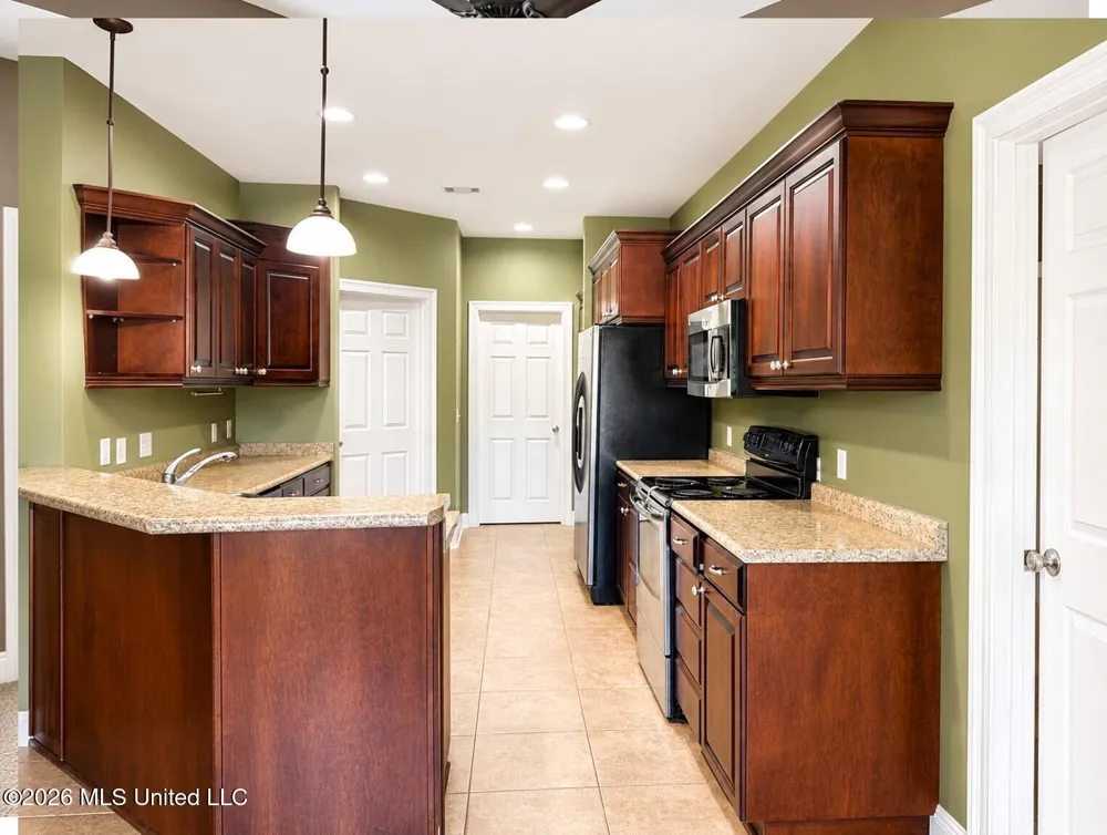 1869 Parkway Circle Toomsuba, MS 39364