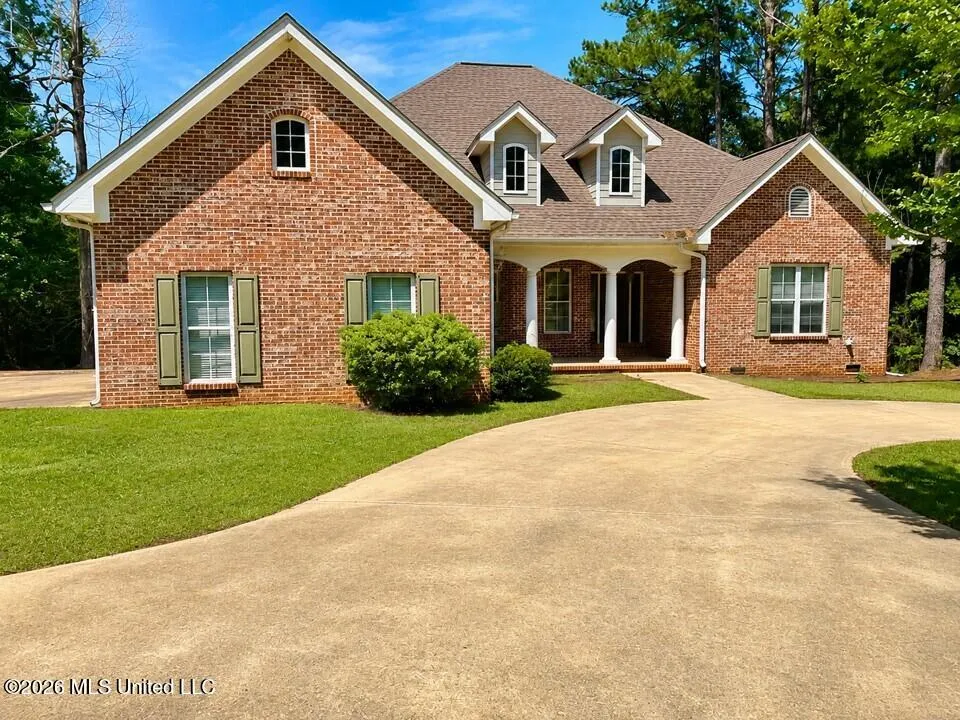 1869 Parkway Circle Toomsuba, MS 39364