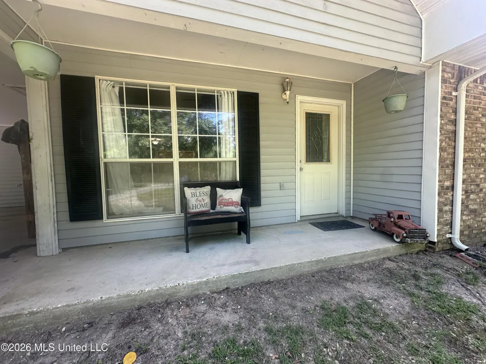6 Honeycomb Road Wiggins, MS 39577