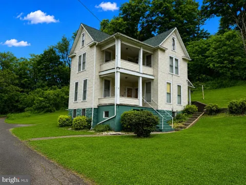 4 SUNNYSIDE DRIVE
