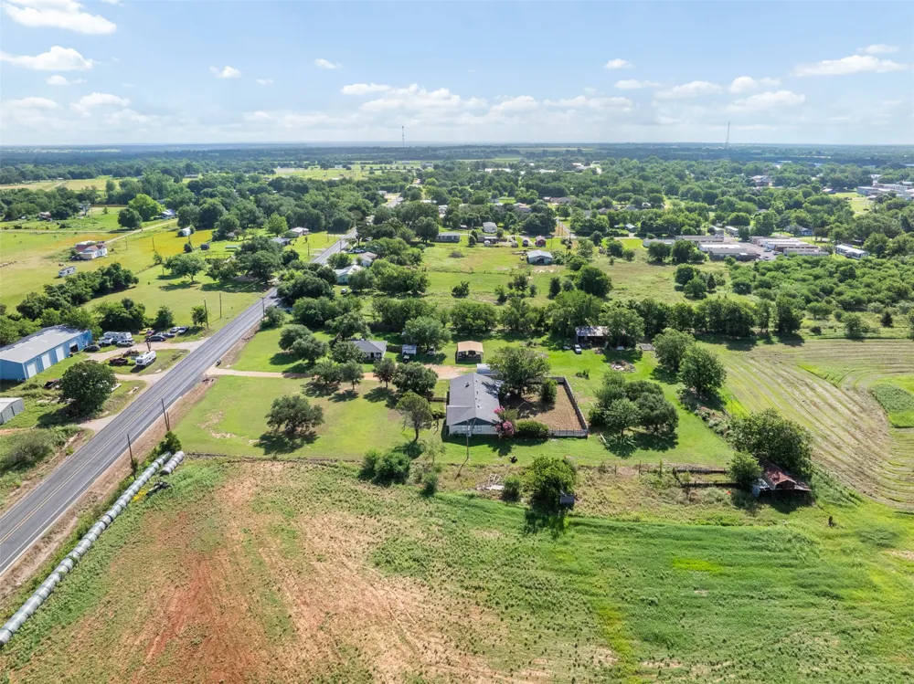 1015 Fm 112 Road Lexington, TX 78947