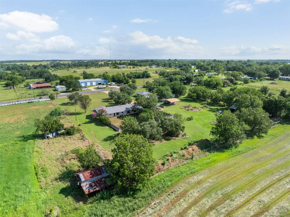 1015 Fm 112 Road Lexington, TX 78947