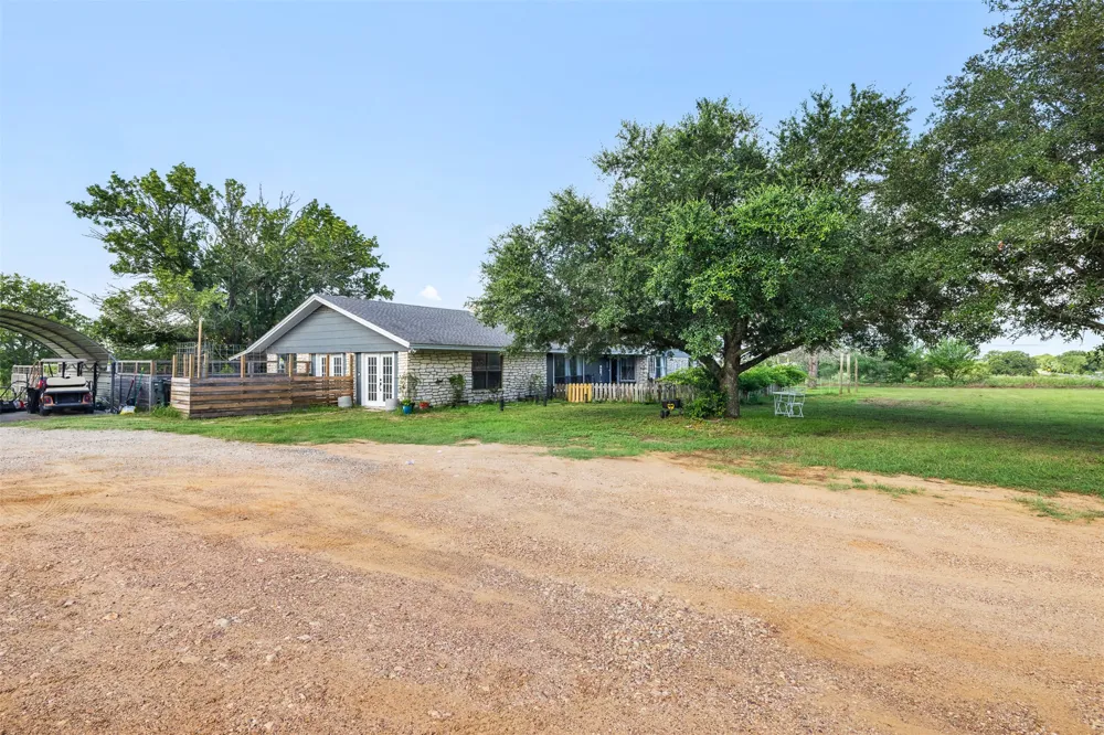 1015 Fm 112 Road Lexington, TX 78947