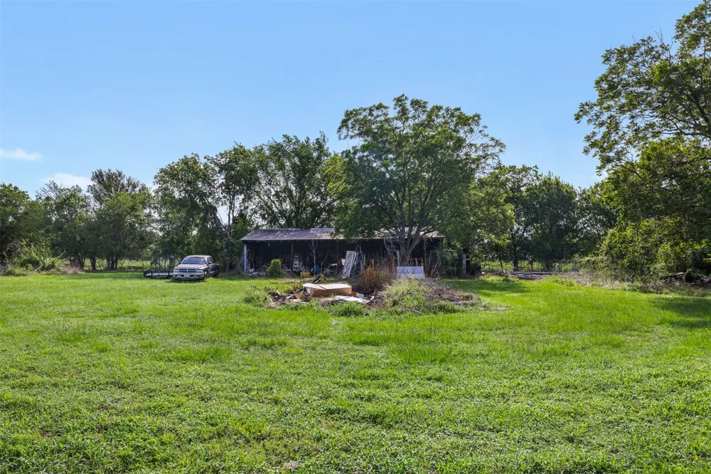 1015 Fm 112 Road Lexington, TX 78947
