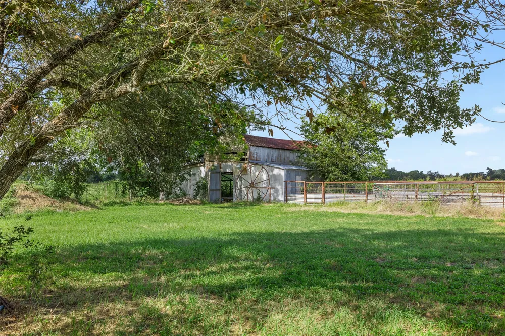 1015 Fm 112 Road Lexington, TX 78947