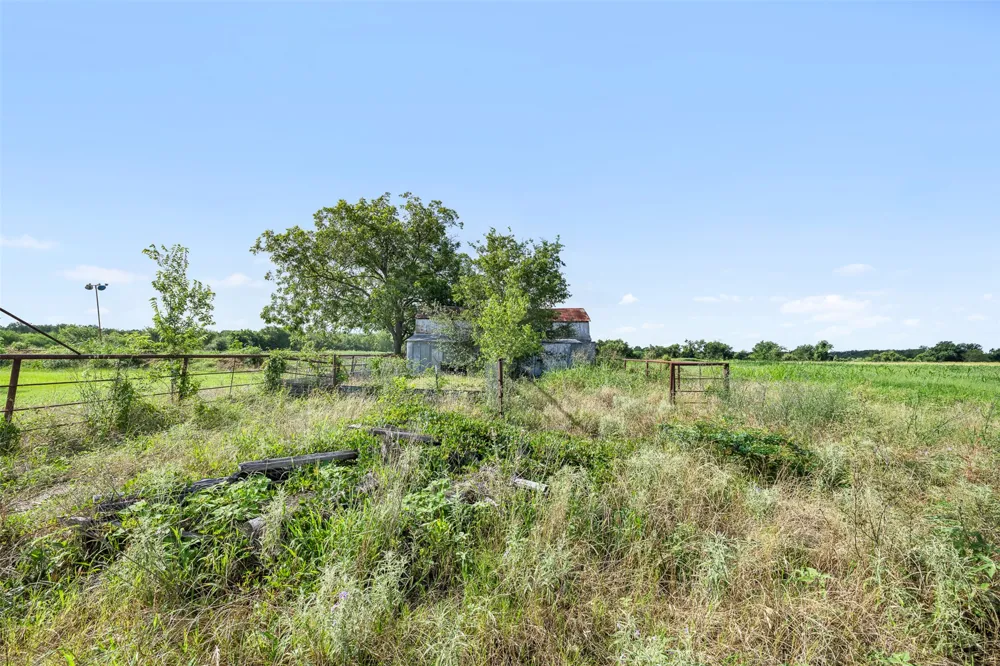1015 Fm 112 Road Lexington, TX 78947