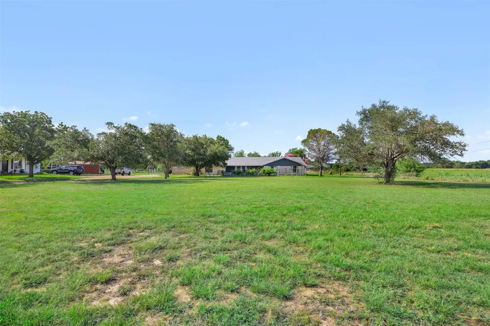 1015 Fm 112 Road Lexington, TX 78947