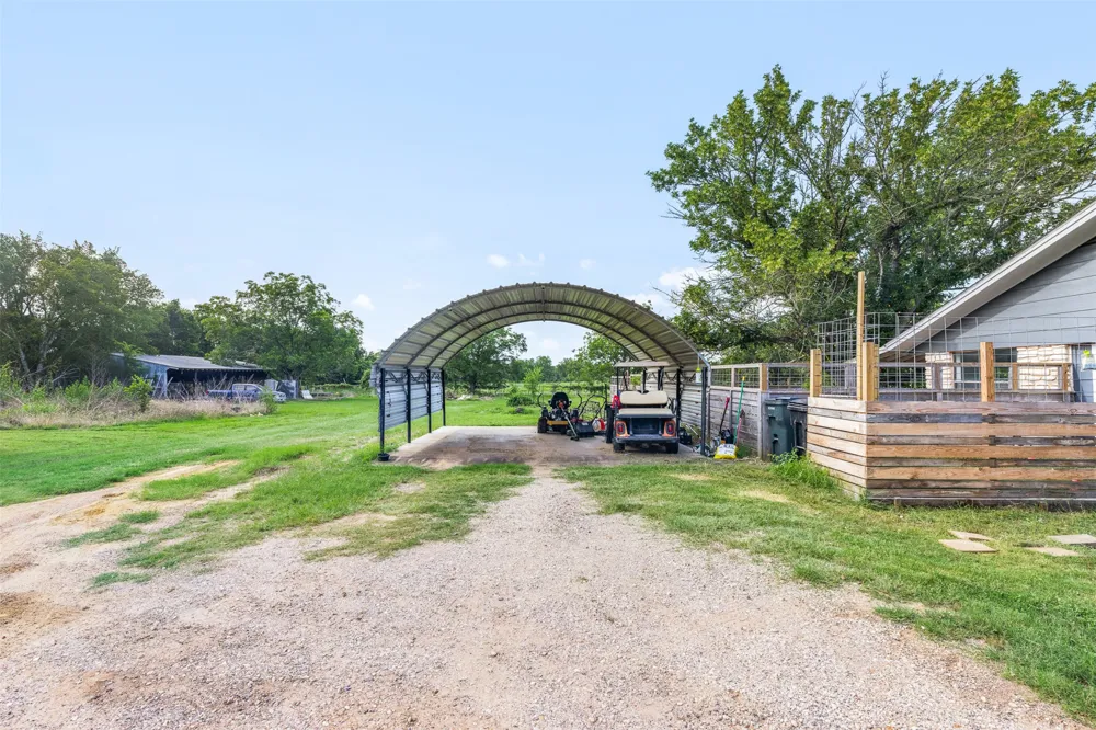 1015 Fm 112 Road Lexington, TX 78947