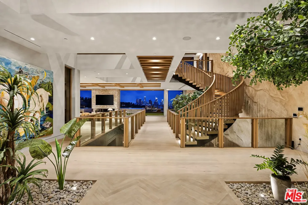 1360 Laurel Way Beverly Hills, CA 90210