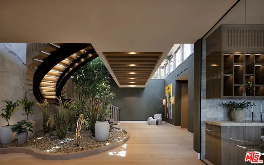 1360 Laurel Way Beverly Hills, CA 90210