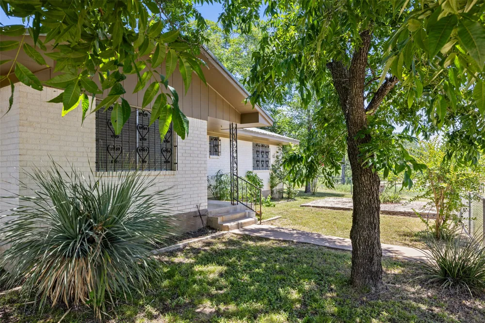 6571 County Road 340 Burnet, TX 78611