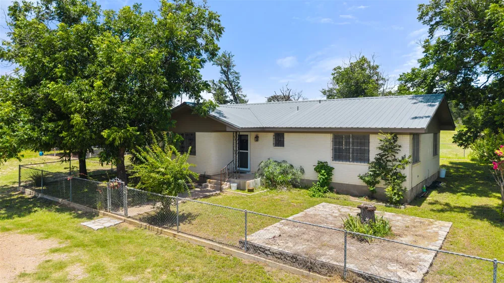 6571 County Road 340 Burnet, TX 78611