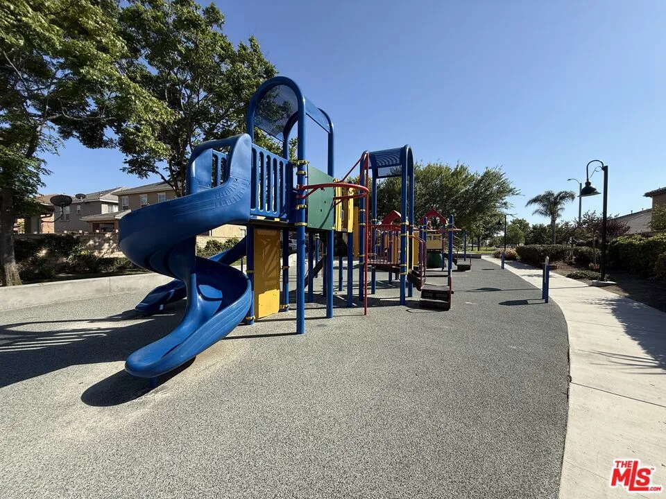 1629 Julia Way Riverside, CA 92501