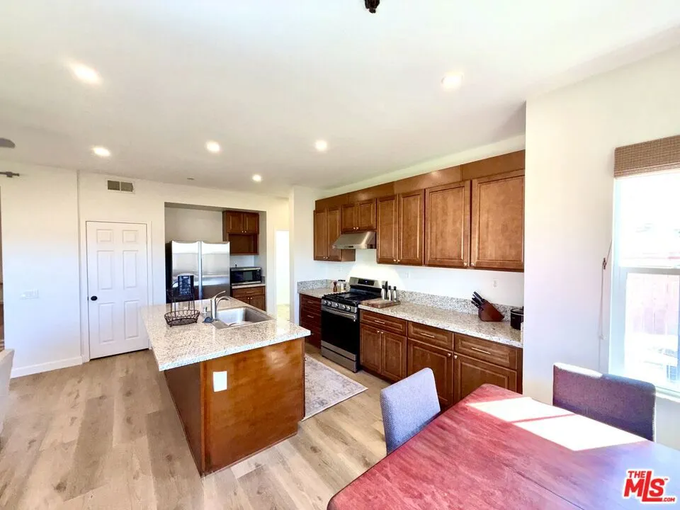 1629 Julia Way Riverside, CA 92501
