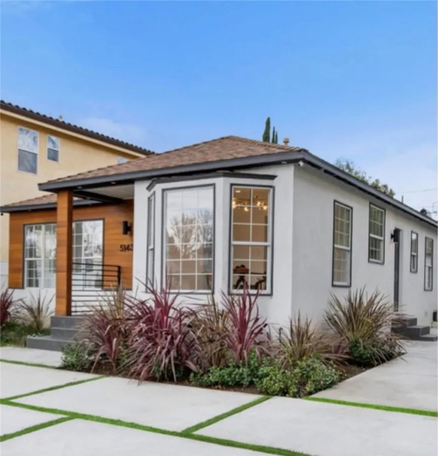 5143 Newcastle Avenue Encino, CA 91316