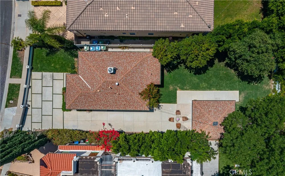 5143 Newcastle Avenue Encino, CA 91316