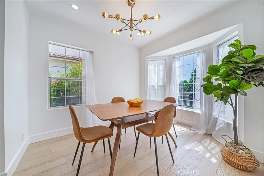 5143 Newcastle Avenue Encino, CA 91316