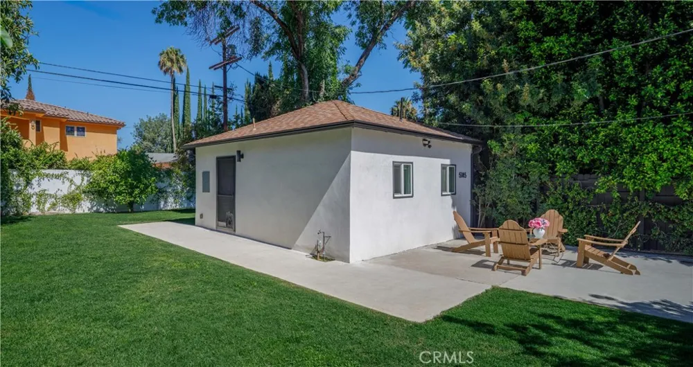 5143 Newcastle Avenue Encino, CA 91316