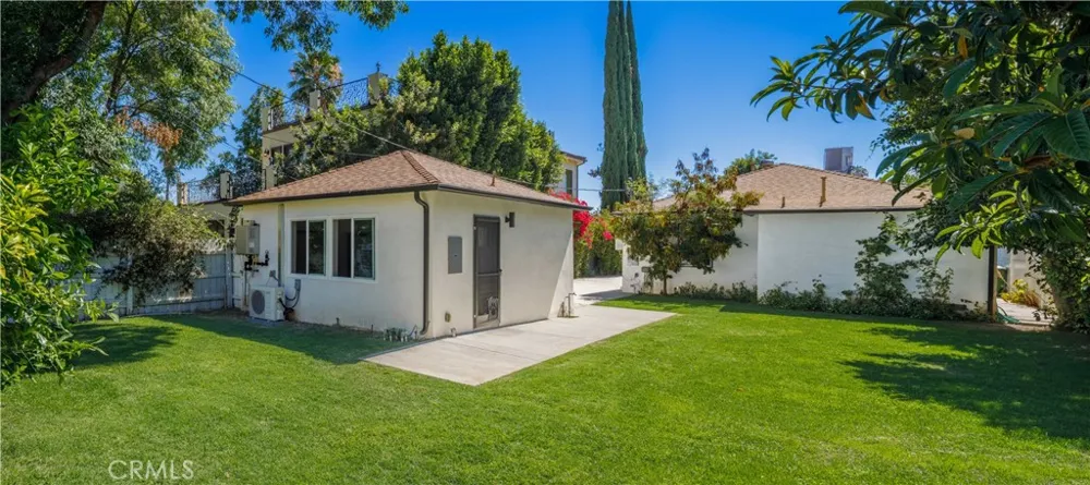 5143 Newcastle Avenue Encino, CA 91316