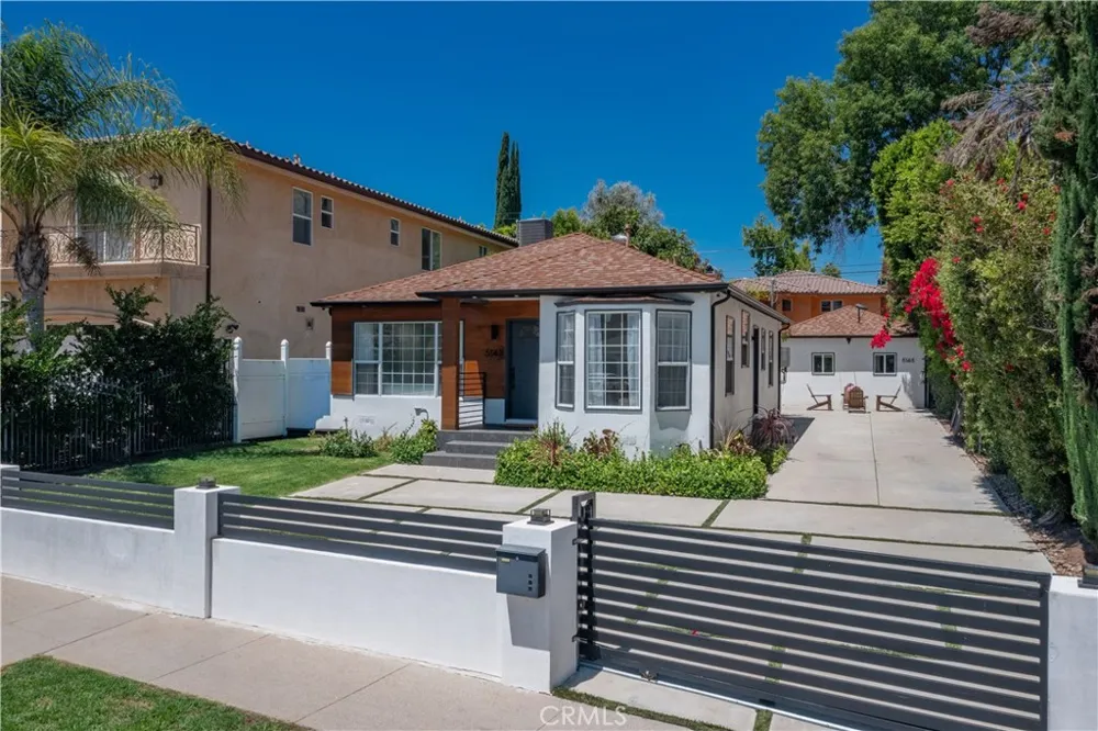 5143 Newcastle Avenue Encino, CA 91316