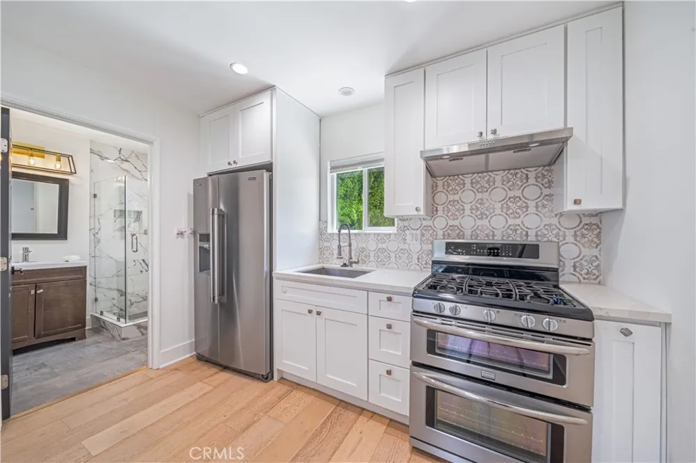 5143 Newcastle Avenue Encino, CA 91316