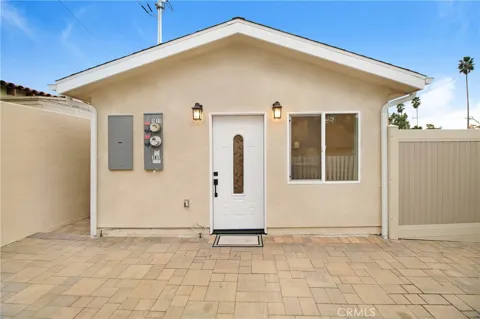 1013 E Angeleno Avenue