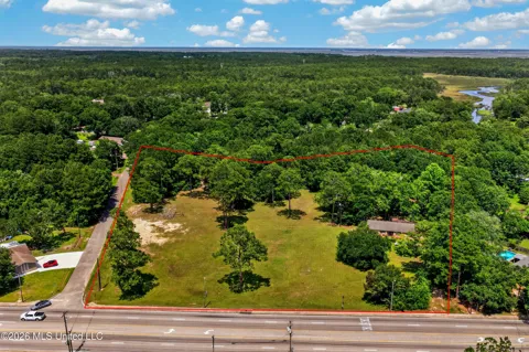 4212 Gautier Vancleave Road
