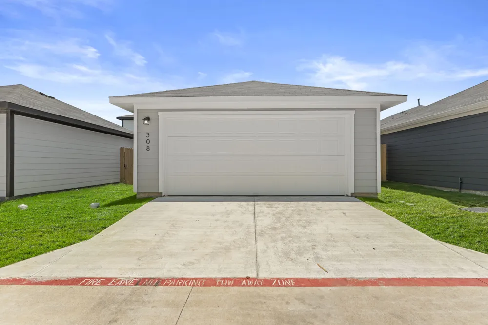 308 Nizao Lane Bastrop, TX 78602