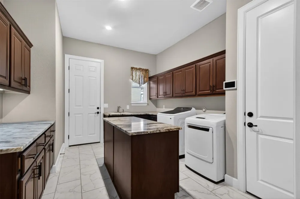 104 Far Meadow Drive Kingsland, TX 78639