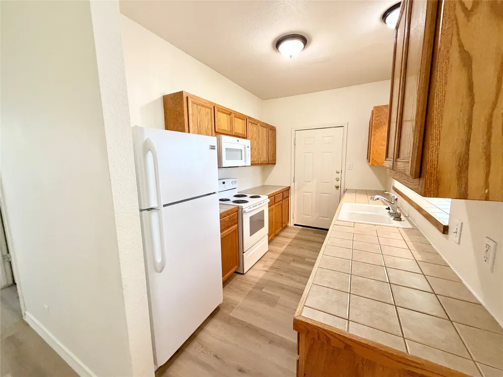 200 SANDSTONE DRIVE #A Jarrell, TX 76537