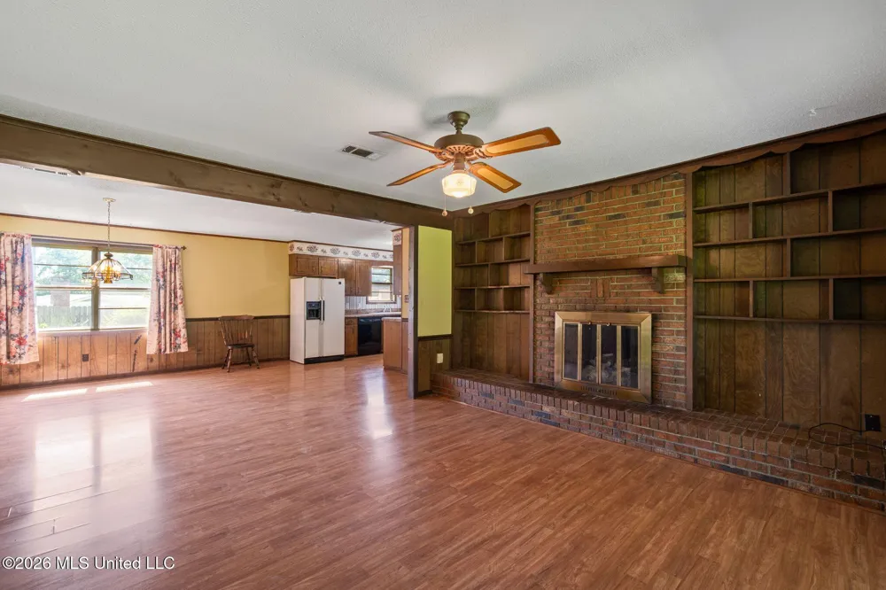 2072 Oakhurst Drive Grenada, MS 38901