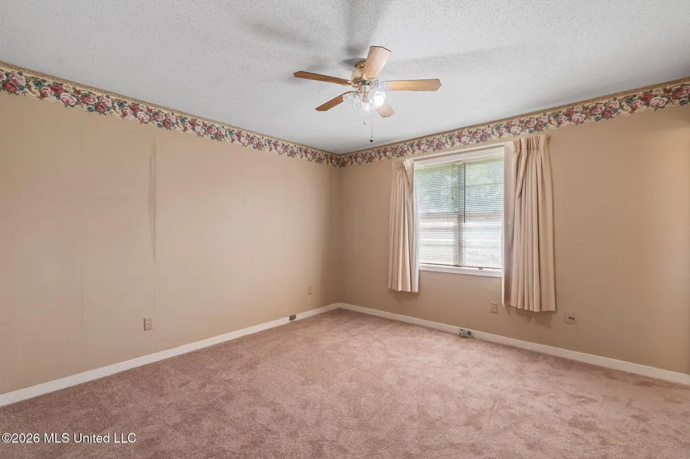 2072 Oakhurst Drive Grenada, MS 38901