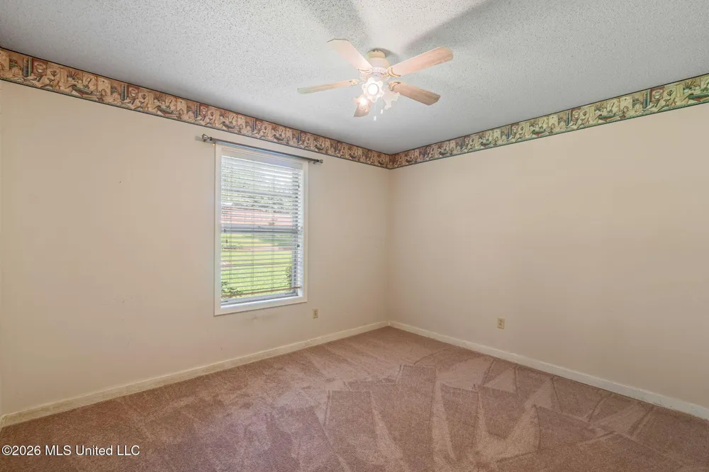 2072 Oakhurst Drive Grenada, MS 38901