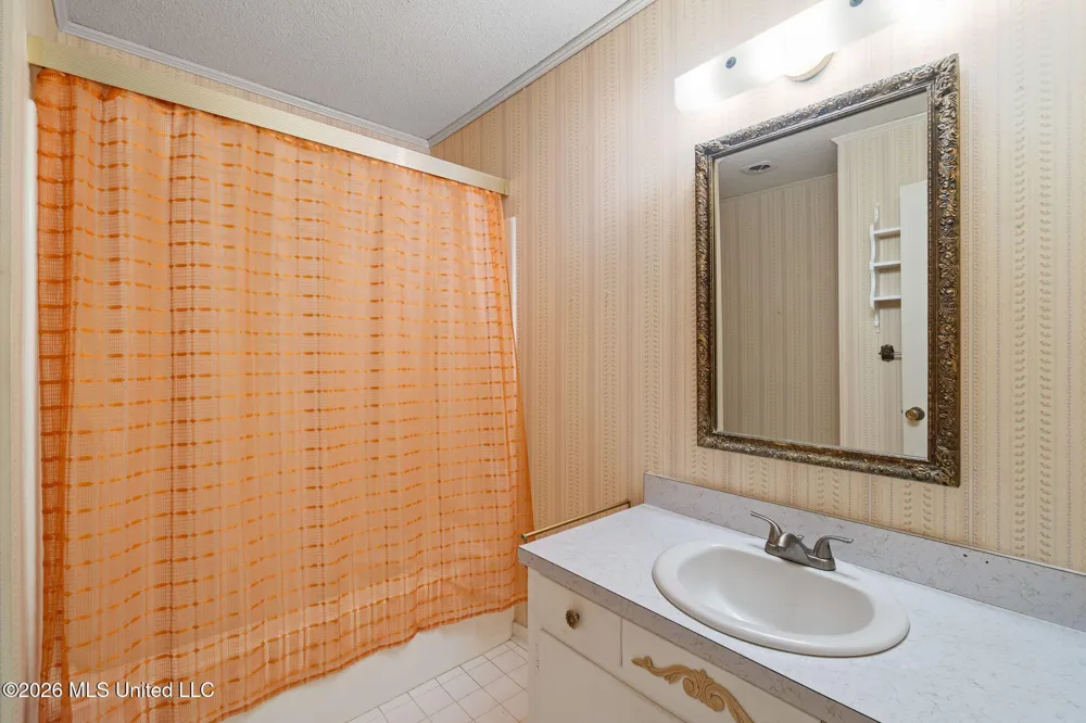 2072 Oakhurst Drive Grenada, MS 38901