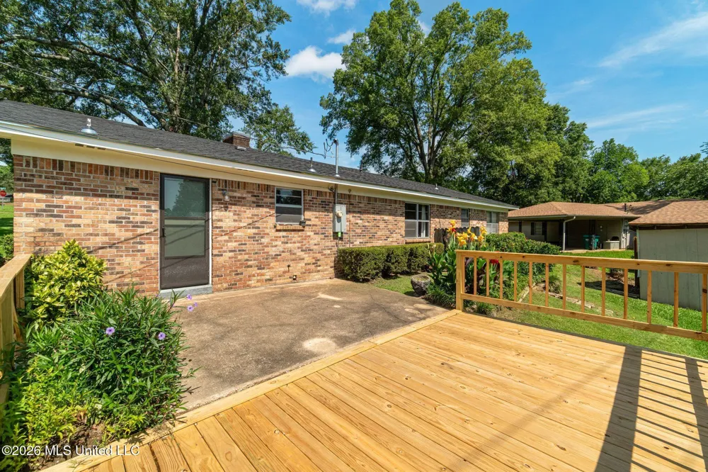 2072 Oakhurst Drive Grenada, MS 38901