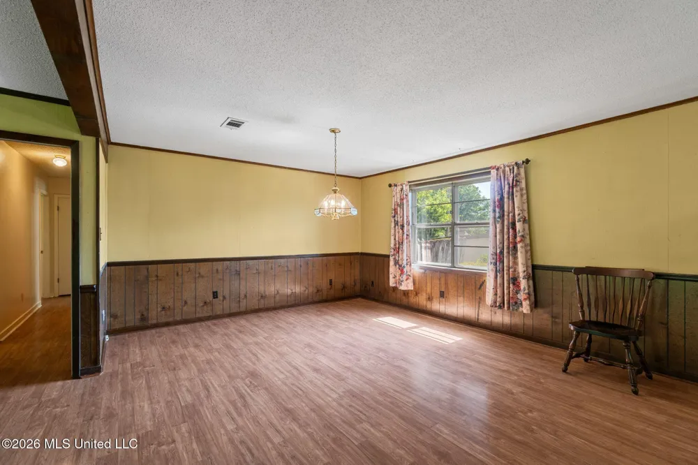 2072 Oakhurst Drive Grenada, MS 38901