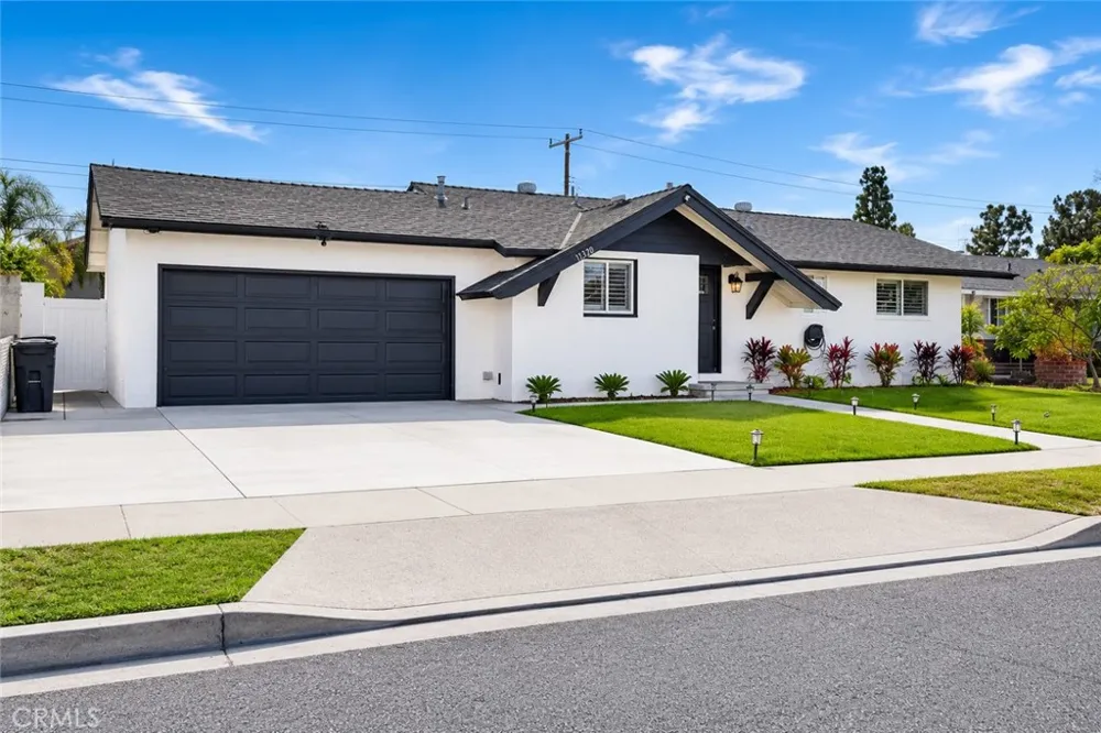 11307 Jane Stanton, CA 90680