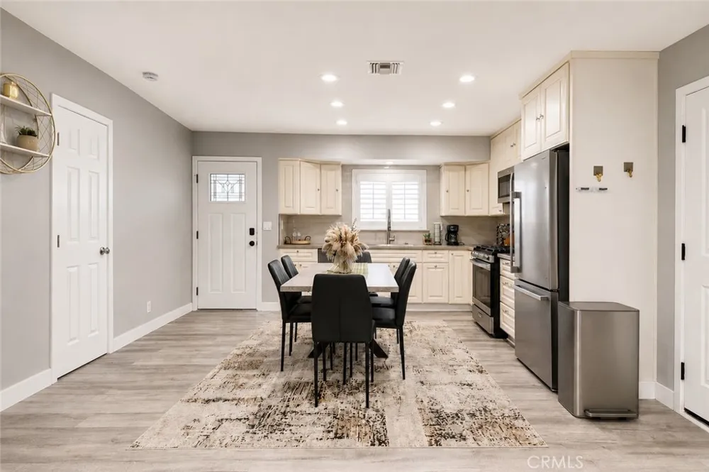 11307 Jane Stanton, CA 90680
