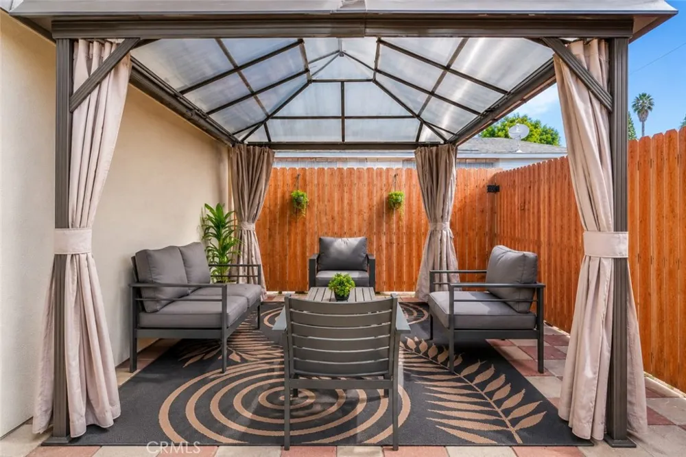 11307 Jane Stanton, CA 90680