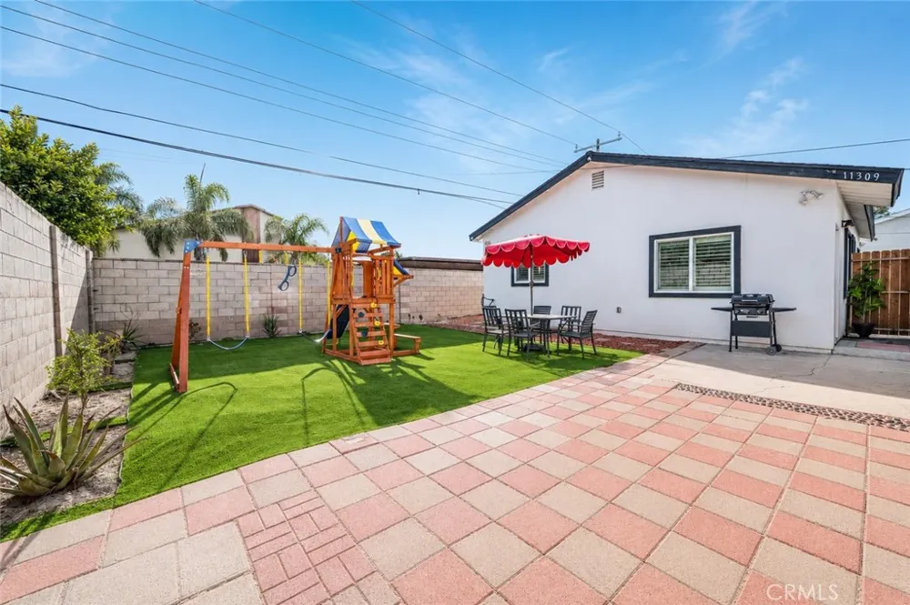 11307 Jane Stanton, CA 90680