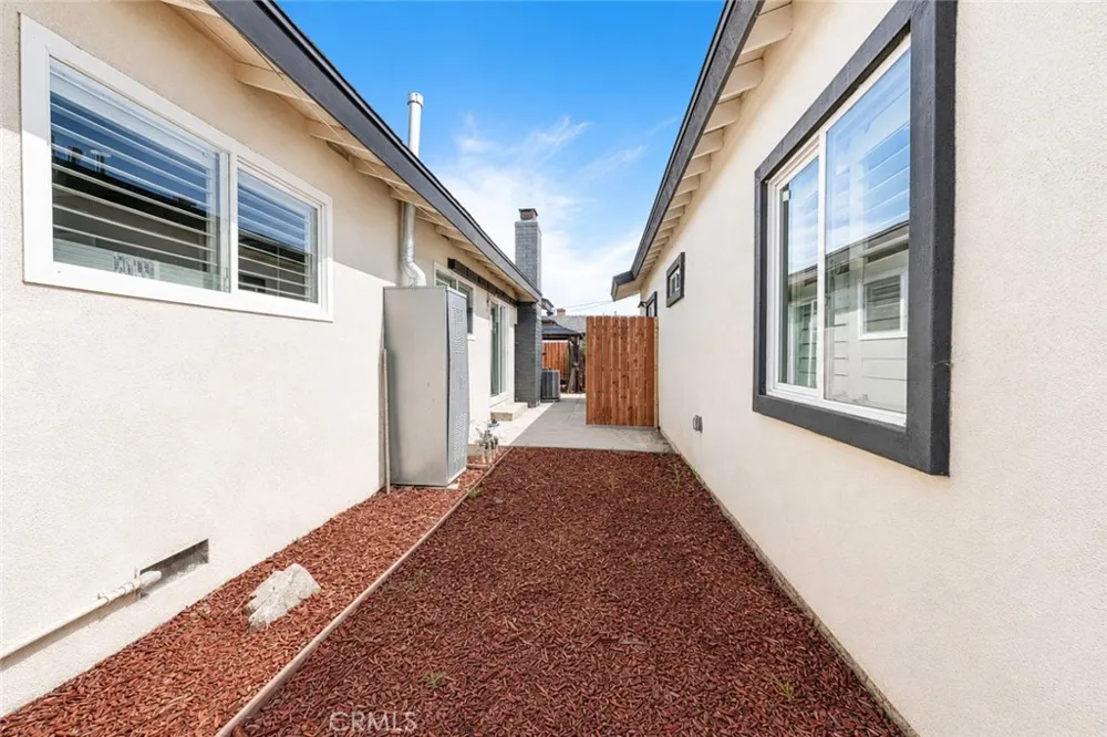 11307 Jane Stanton, CA 90680
