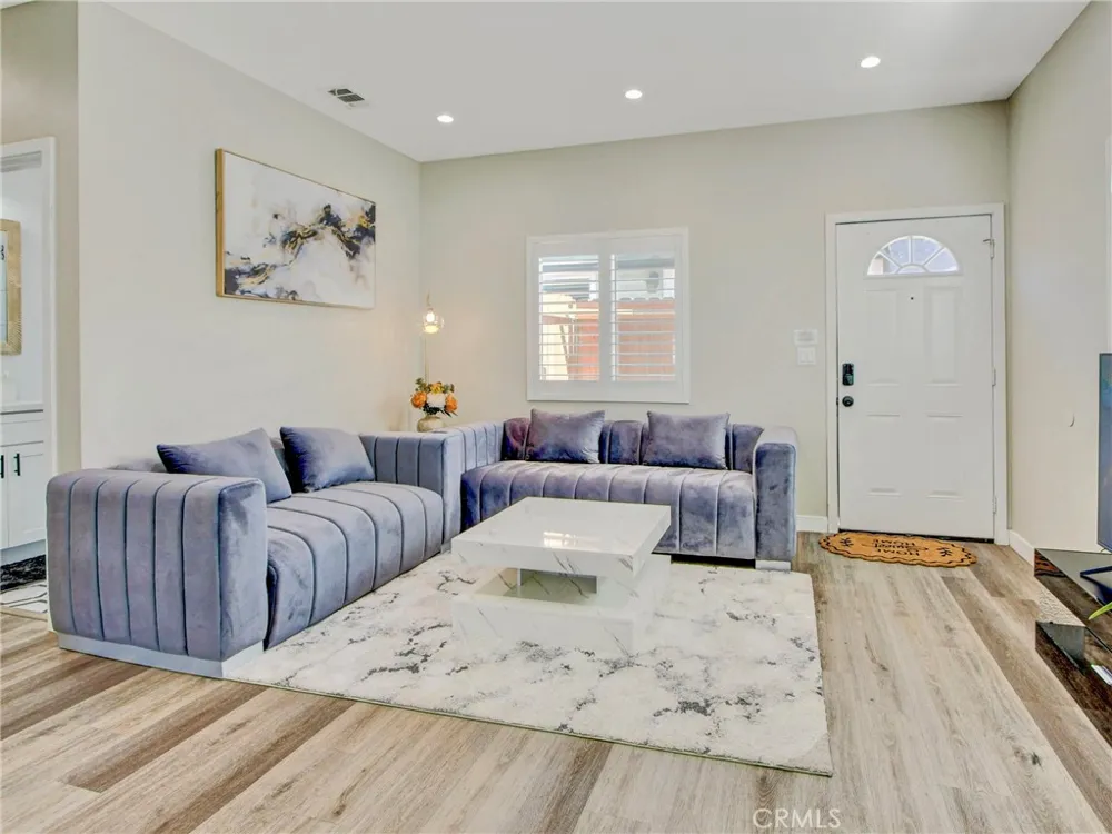 11307 Jane Stanton, CA 90680