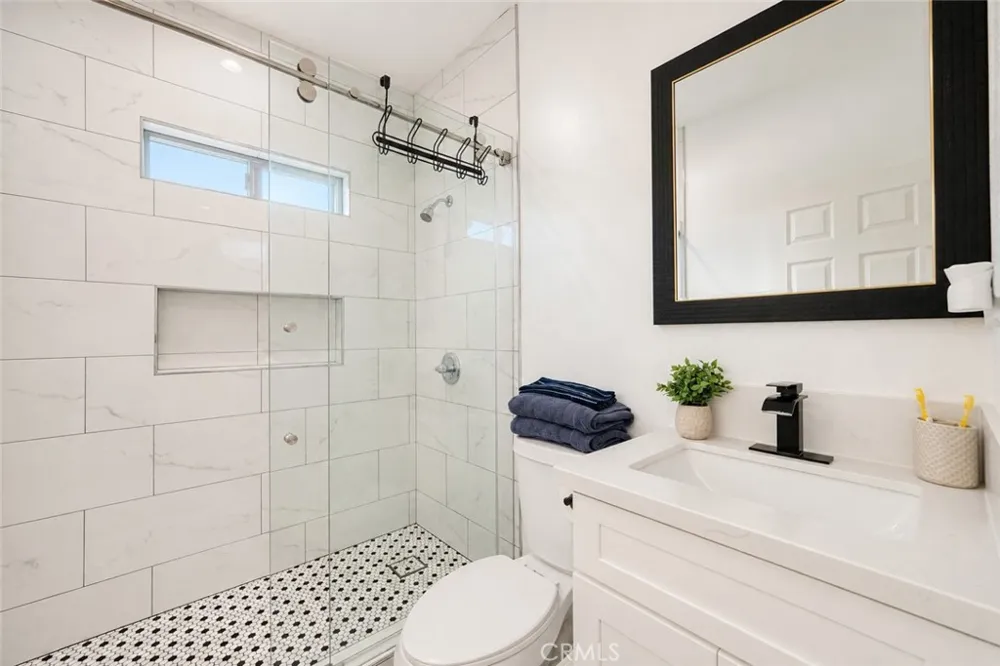 11307 Jane Stanton, CA 90680