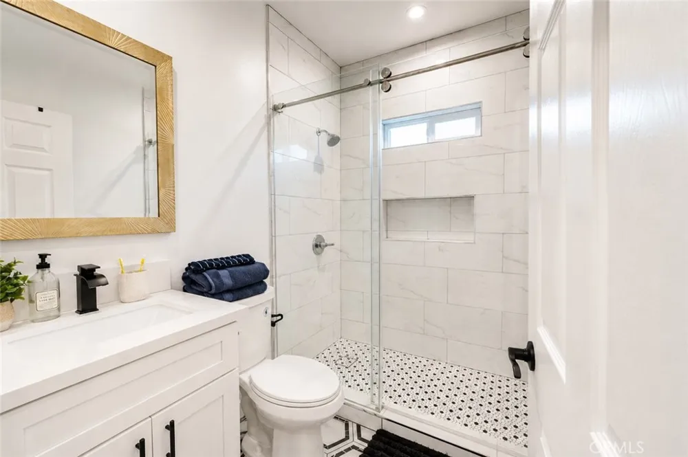 11307 Jane Stanton, CA 90680